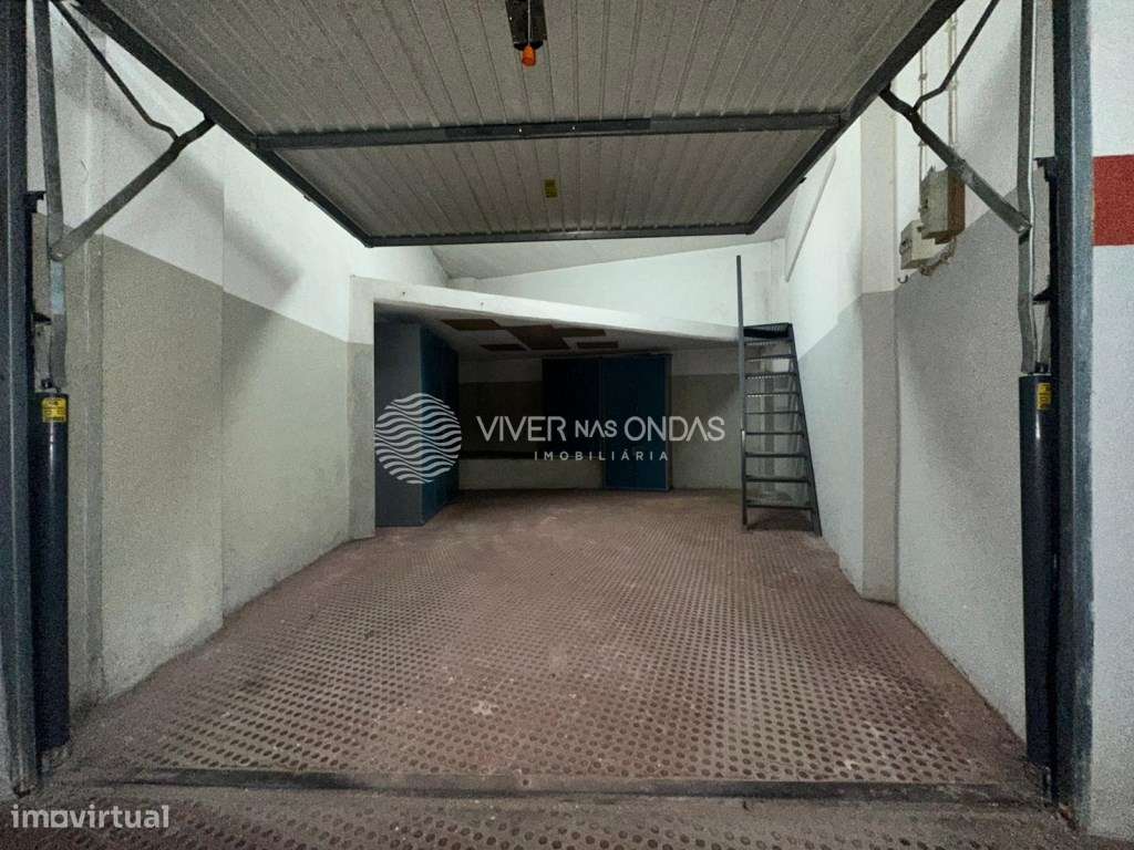 Garagem com Mezzanine a 2min do Mar - Grande imagem: 4/12