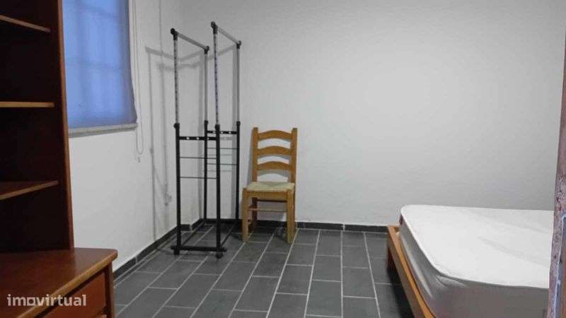 Arrenda Moradia T1 independente em quinta - zona LAU - Palmela - Grande imagem: 4/6