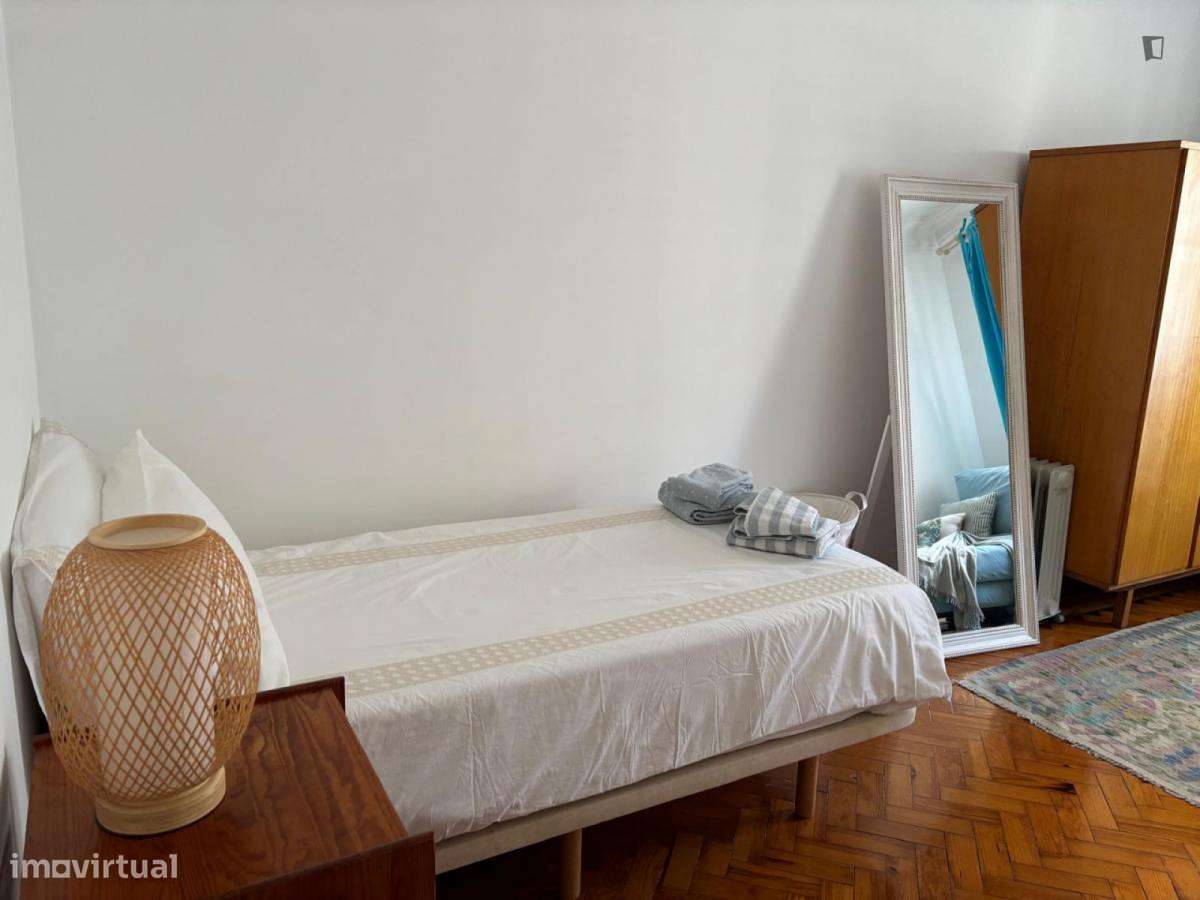 Quarto - localizado em Entrecampos Lisbon - Grande imagem: 5/10