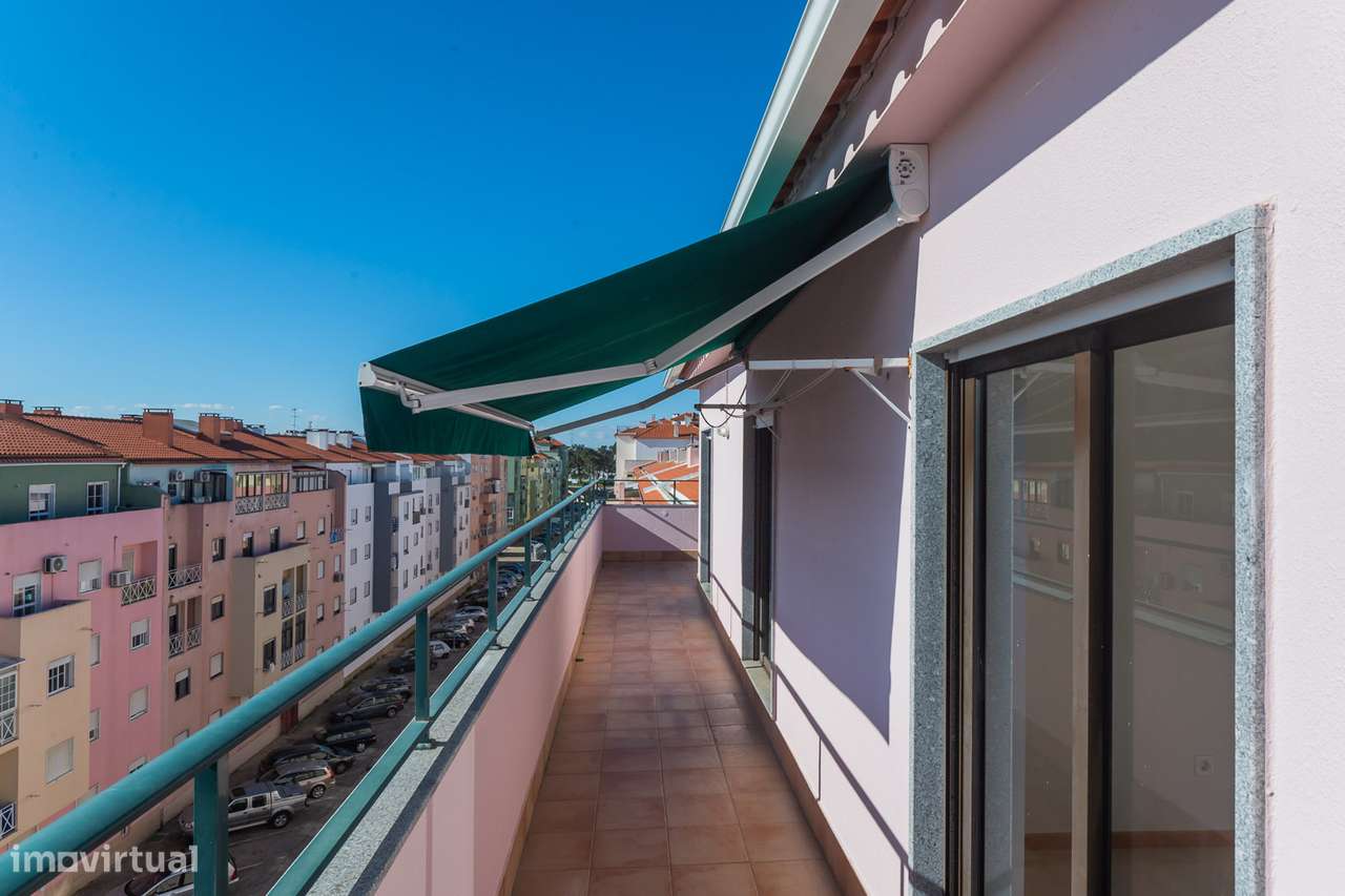 Apartamento T2 na Quinta do Conde com areas de 136m2-44