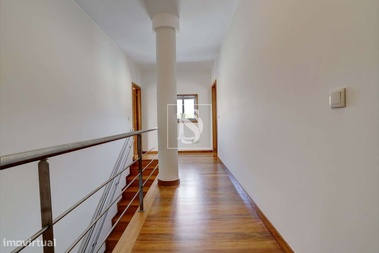 Moradia T3 com espaço exterior e garagem - Nogueira - Maia-24