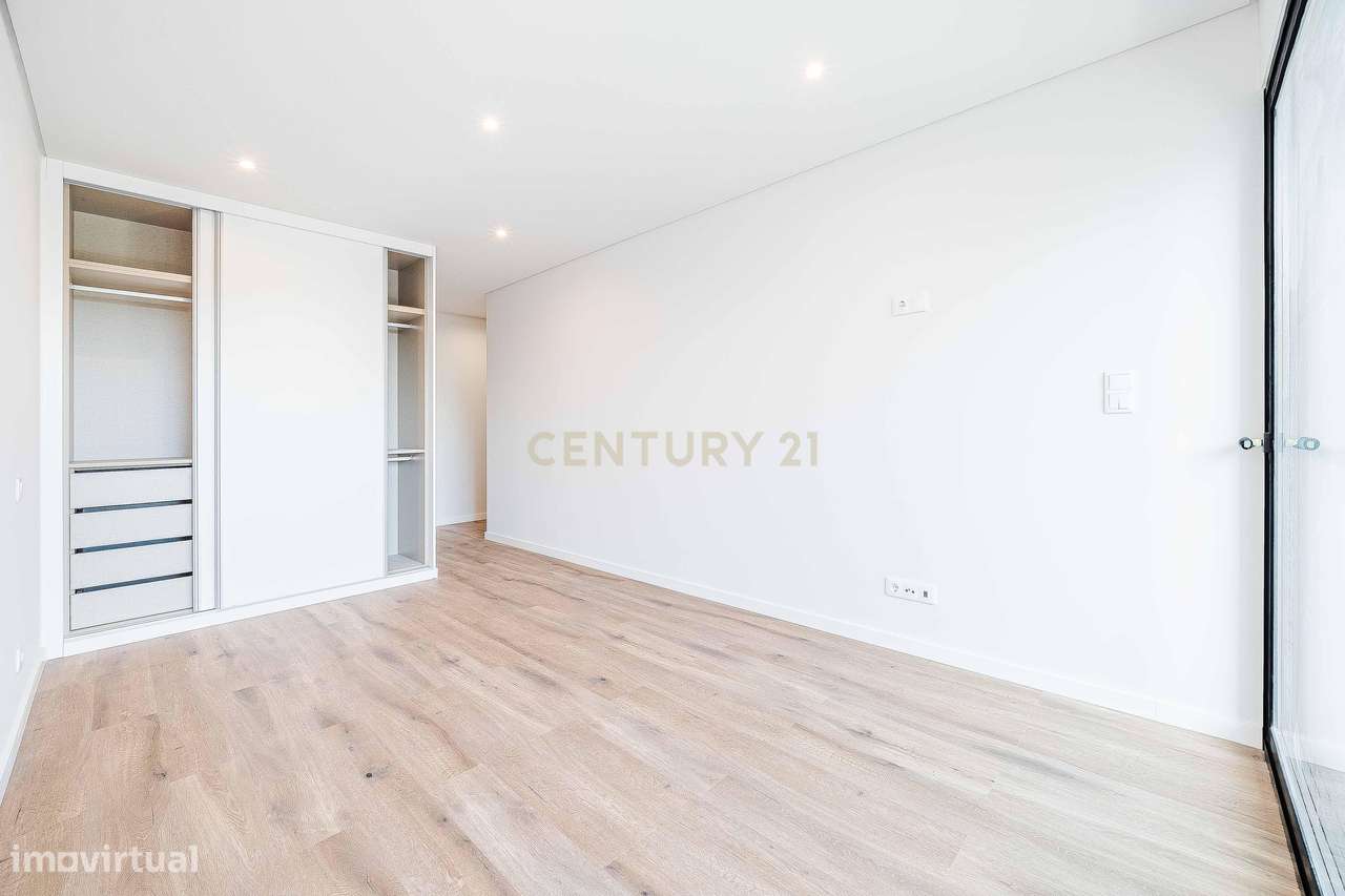 Moradia T3 Moderna de Acabamentos Premium-30