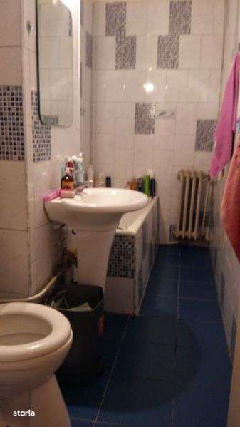 Inchiriez PENTRU FETE in Cetate o camera  75 EURO - Imagine principală: 4/5