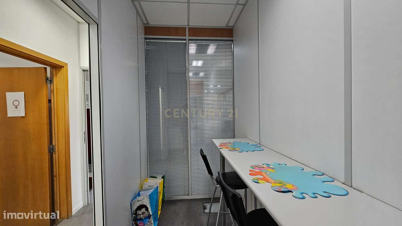 Escritório amplo e totalmente equipado no ElosPark II, em S. Marcos-12