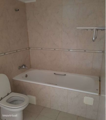 Apartamento T3 em Valbom-Gondomar com Varanda e Estacionamento-9