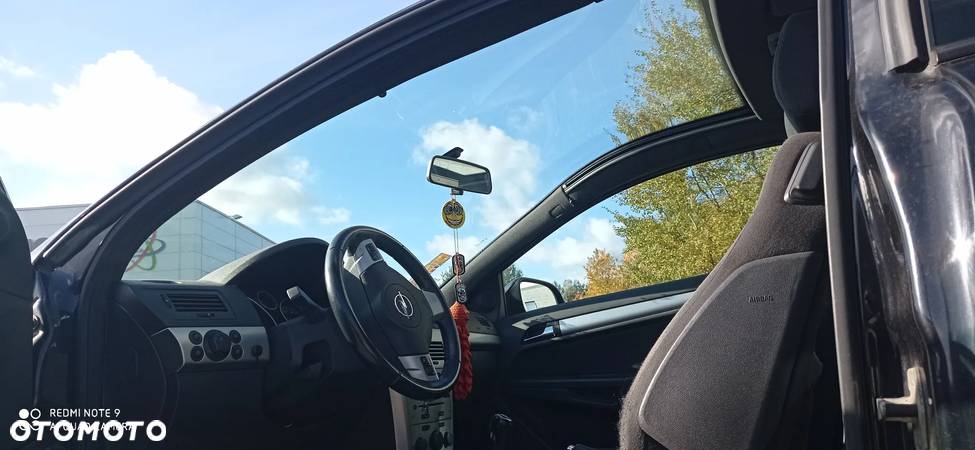 Opel Astra III GTC 1.6 Enjoy - 8