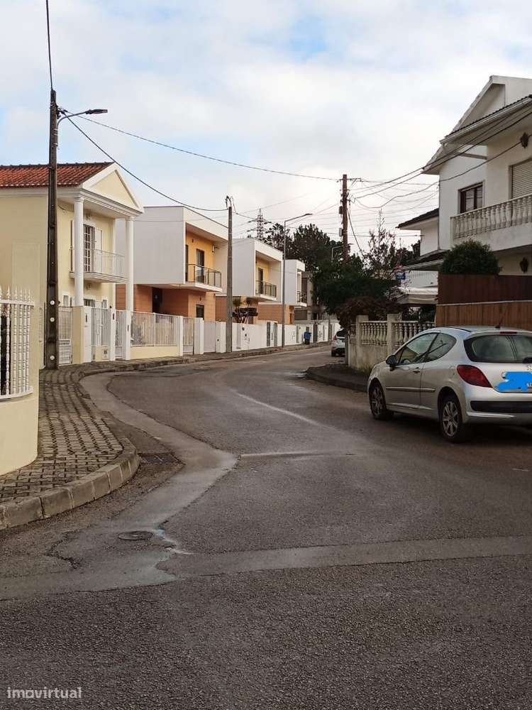 Moradia geminada com 5 quartos em Pinhal de Frades - Seixal-27