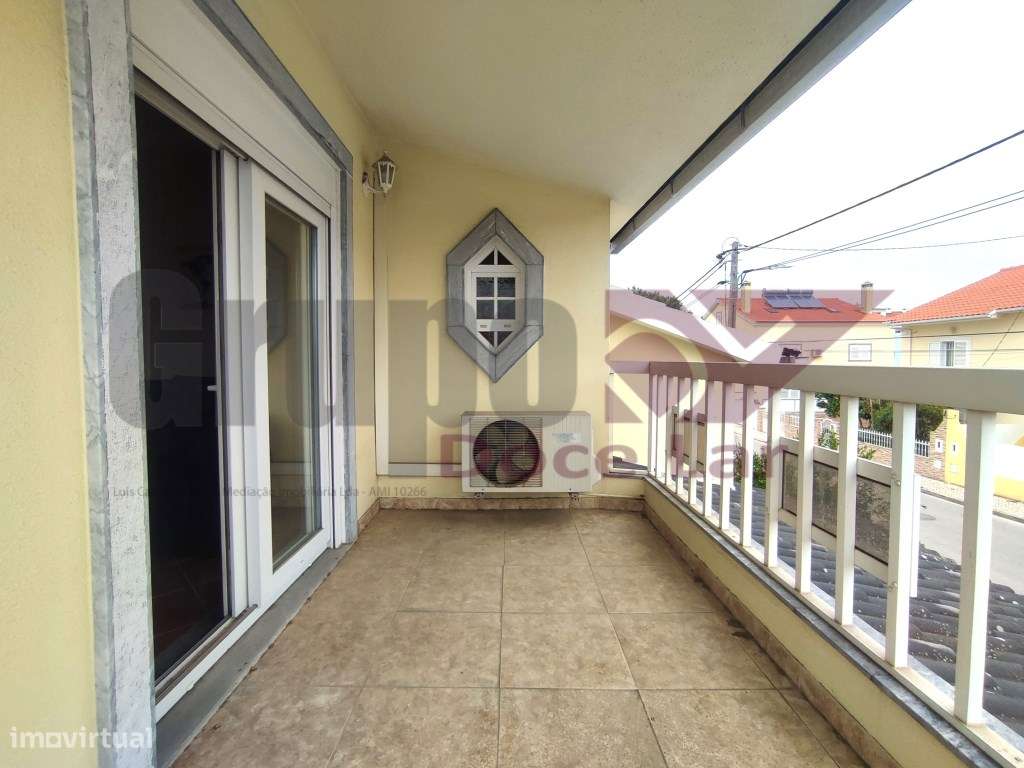 Moradia Isolada T5 com Garagem e anexo em Quinta do Conde-29