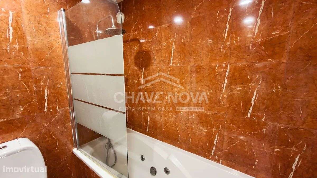 Apartamento T2 Mobilado c/ Lugar de Garagem em Oliveira do Douro-26
