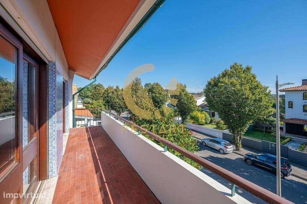 Moradia T5 com piscina e amplo terreno na Avenida de Francelos | Vila-24