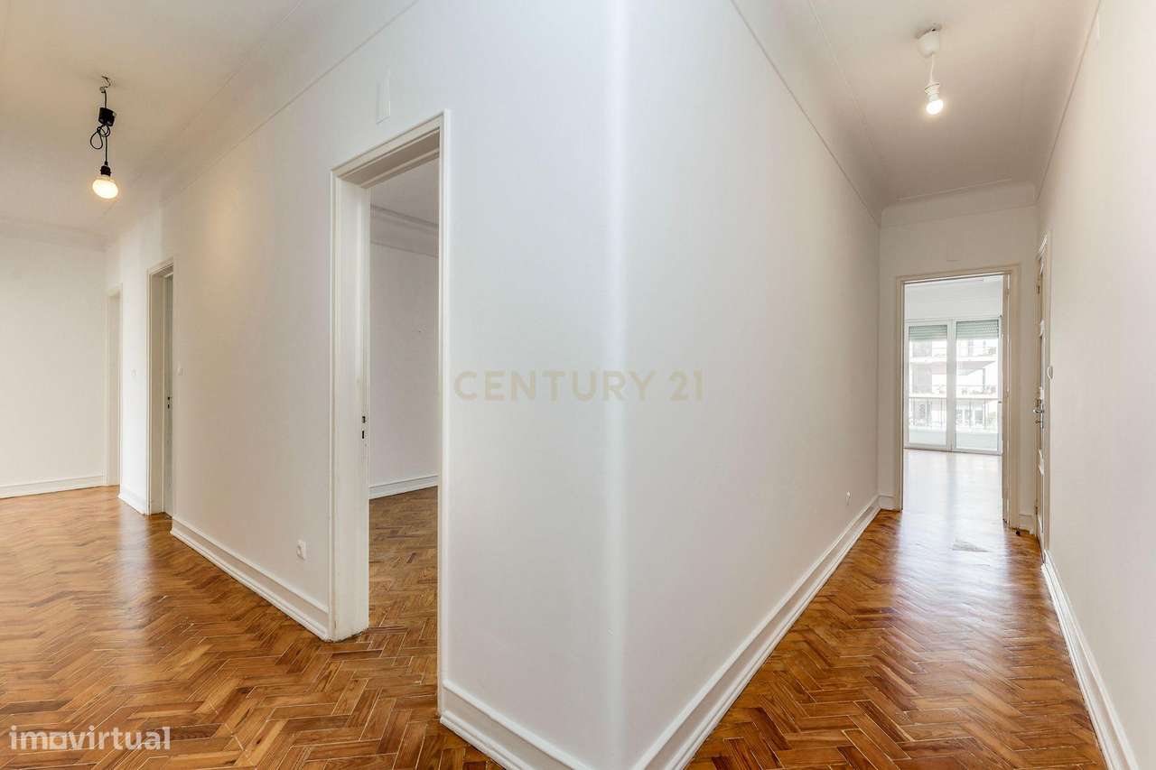 ARRENDAMENTO - T4 com Varanda de 16 m² e Lugar de Garagem | Avenida de - Grande imagem: 5/29