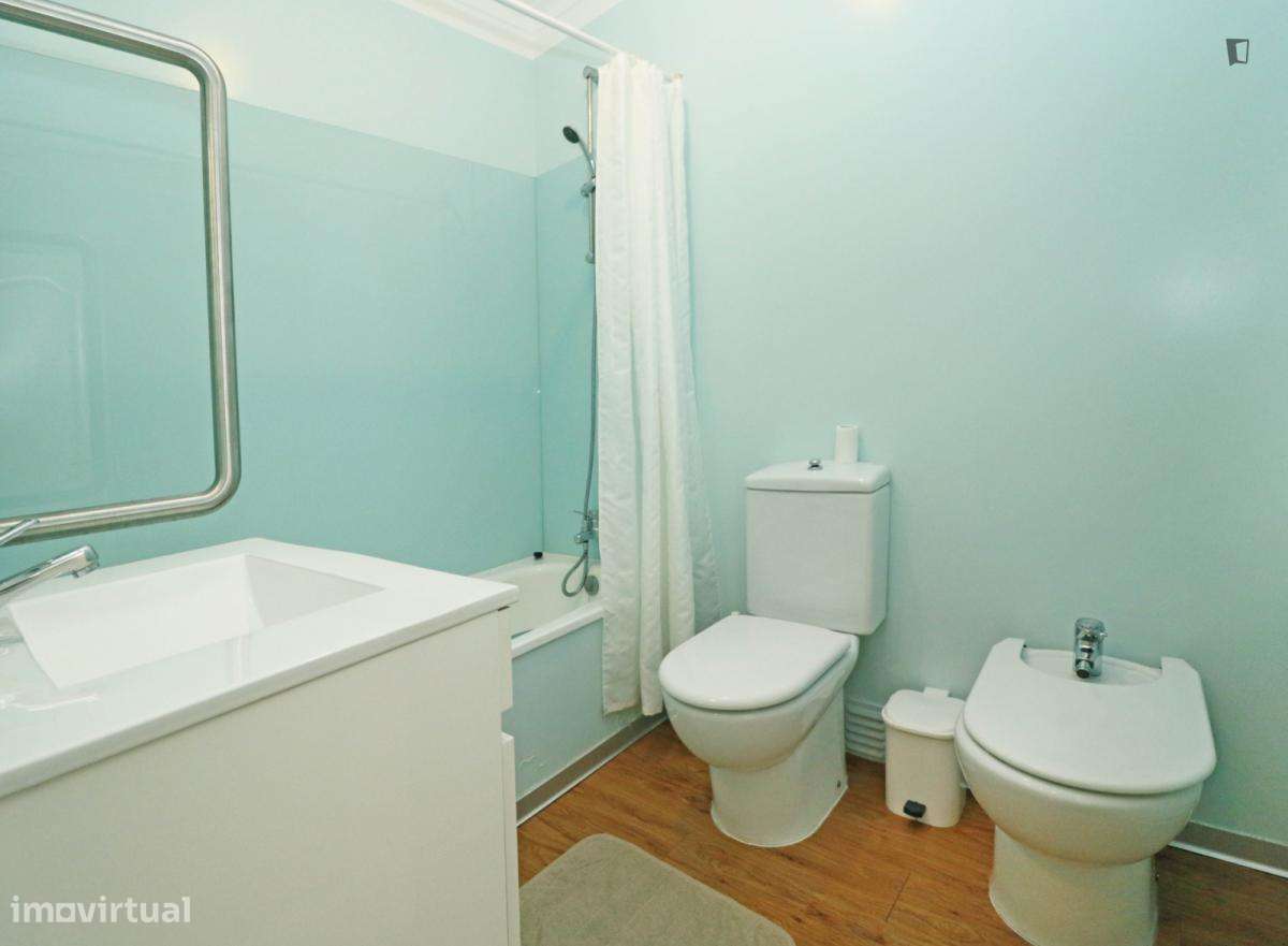 Apartamento com 2 quartos - localizado em Braga - Grande imagem: 3/8