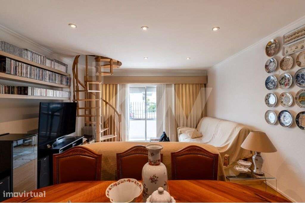 T3 Duplex em Cascais com 200 m2 - Oportunidade Ideal de Investimento - Grande imagem: 4/22