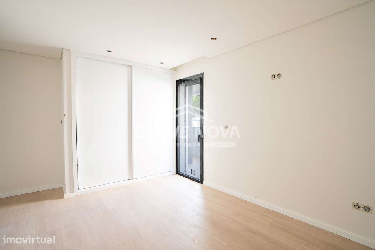 T2 Novo c/ Lugar de Garagem próximo ao Metro Linha Rubi - Grande imagem: 4/20