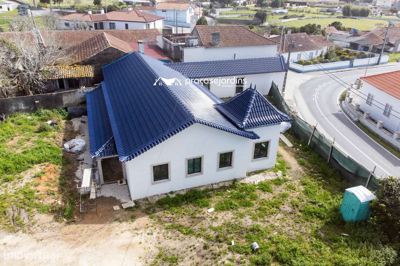 Moradia T3 Térrea: Charme e Conforto a um Passo da Costa - Grande imagem: 5/11