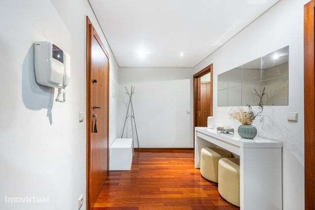 APARTAMENTO T3 COM ÁREAS GENEROSAS : Centralidade e conforto total-6