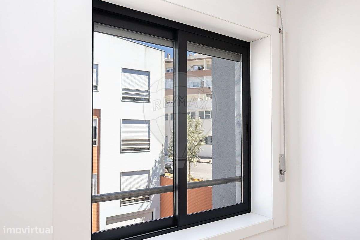 Apartamento T3 à venda em Camarate-27