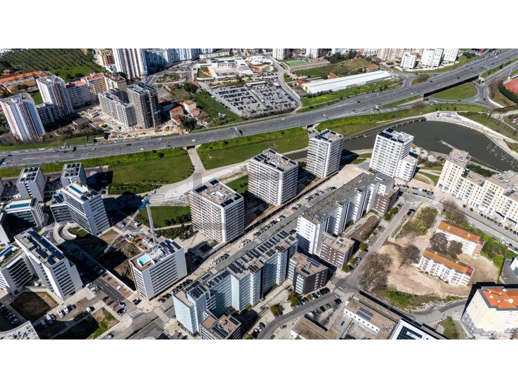 Fantástica Loja Com Rendimento Garantido na Avenida David Mourão Fe... - Grande imagem: 4/8