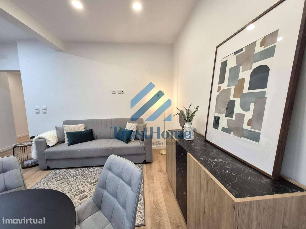 T2 Totalmente Remodelado c/ arrecadação 27m2 Benfica Lisboa-3