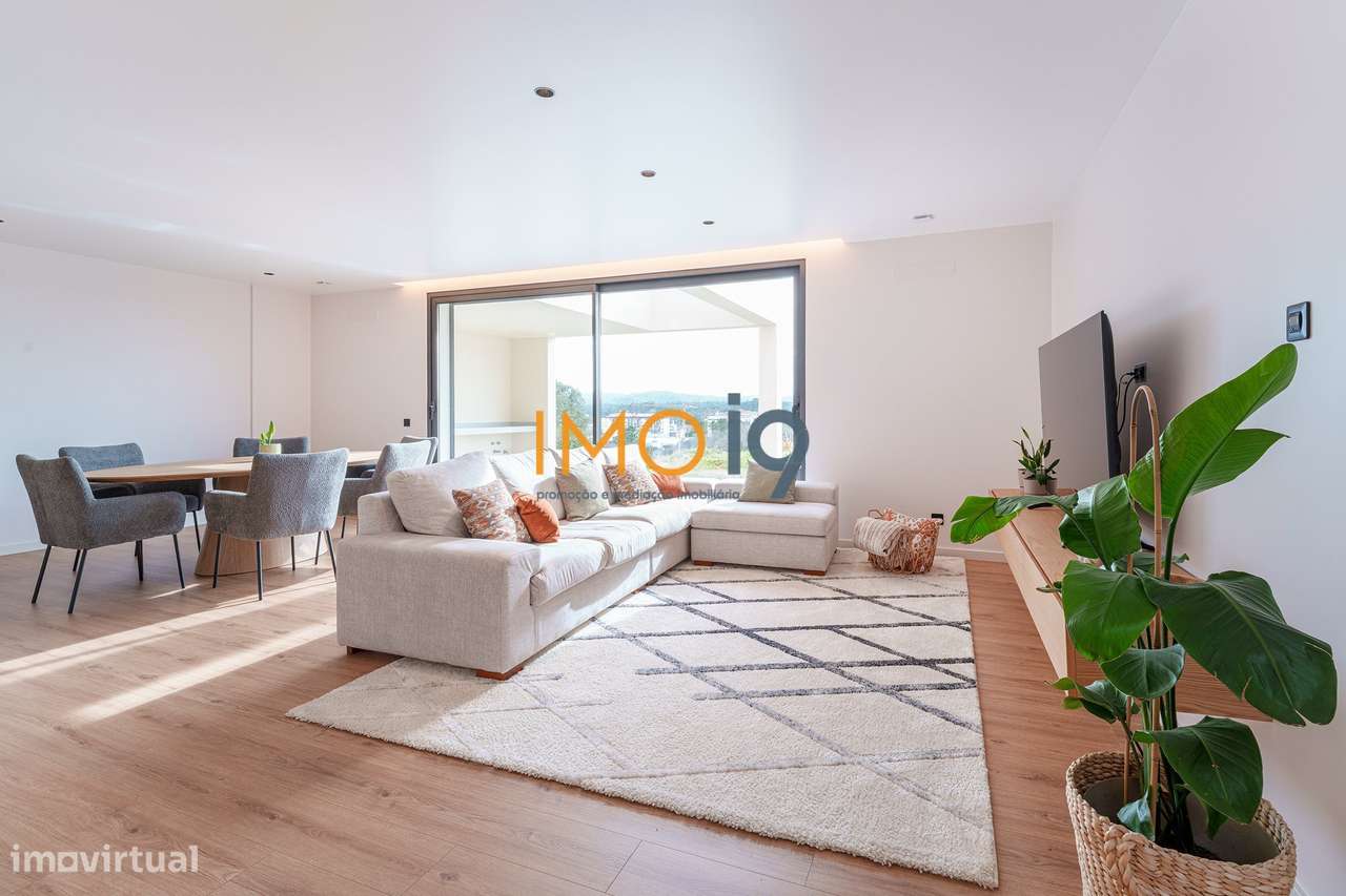 Moradia T4 com Vista Panorâmica em Fátima-5