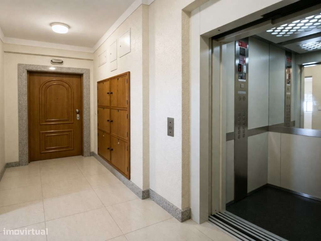 T3 com Varanda, Arrecadação e 2 Lugares de Garagem-27