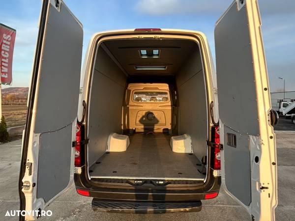 Volkswagen Crafter L4H3 7 LOCURI AXA DUBLA SPATE - 25