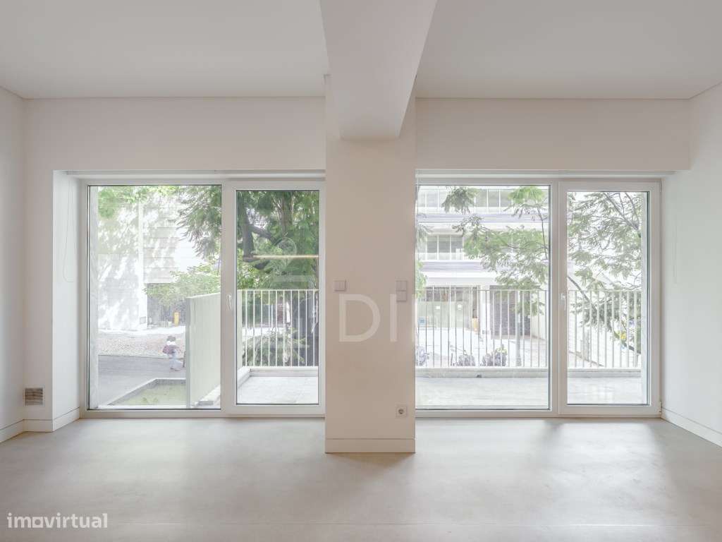 Apartamento T1 com varanda, junto à Avenida da Liberdade-0