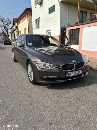 BMW Seria 3 318d - 3