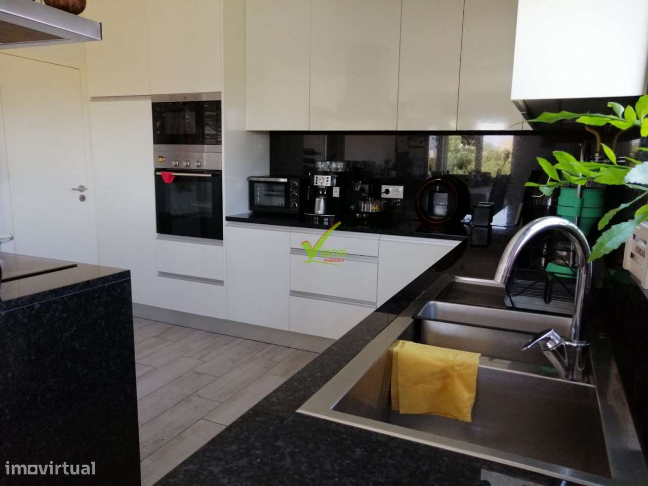 Moradia T. 4 - Próximo centro Póvoa de Varzim - Grande imagem: 4/34