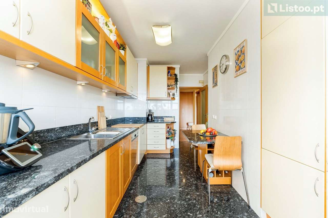 Apartamento T2 Amplo c/ Varanda e Garagem | Canidelo-15
