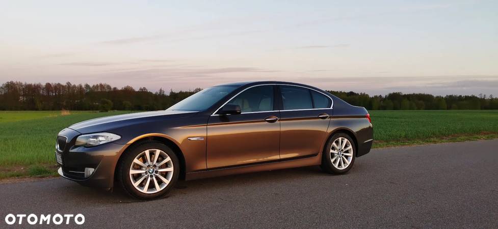 BMW Seria 5 525d xDrive - 3