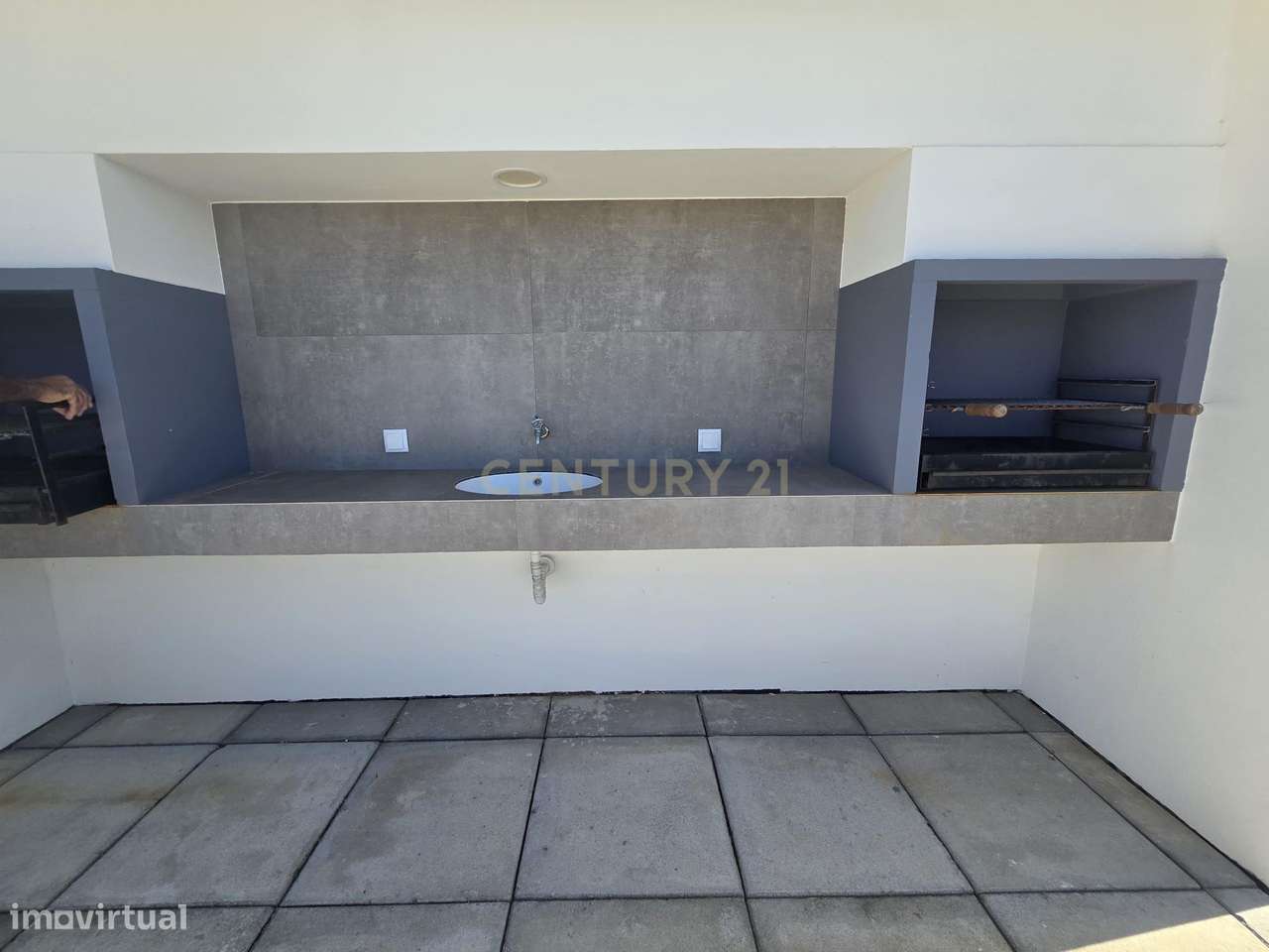 Lindíssimo Apartamento Novo T2 a dois passos da praia-6