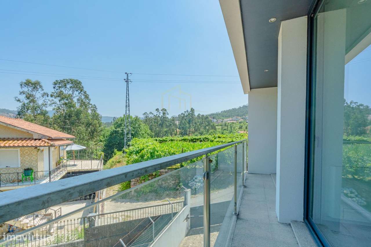 Moradia T4 Moderna com 3 Suítes em Terreno de 460m2-13