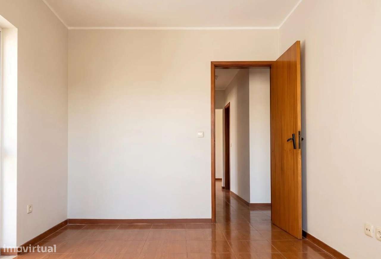 Apartamento T3 Venda em Vilar de Andorinho,Vila Nova de Gaia-11