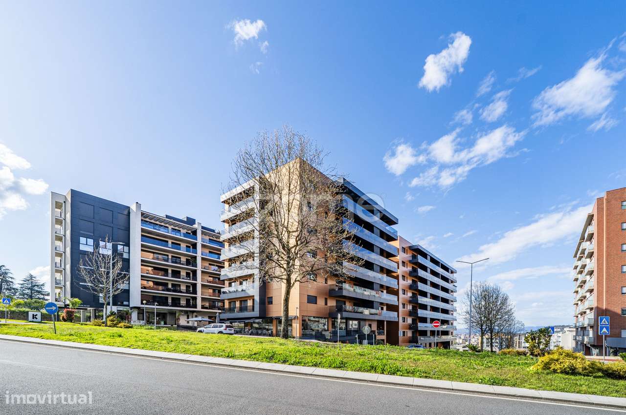 Premium T2 no Último Andar em Fraião - Grande imagem: 3/29