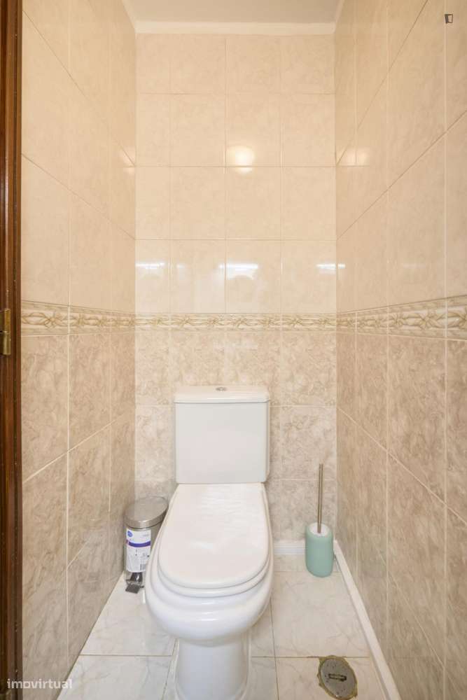 Quarto - localizado em Benfica Lisbon - Grande imagem: 4/10