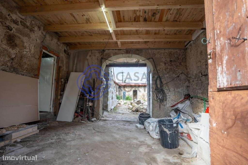 Moradia T4 com Grande Potencial | Ideal para Habitação Própria ou Inve - Grande imagem: 3/17