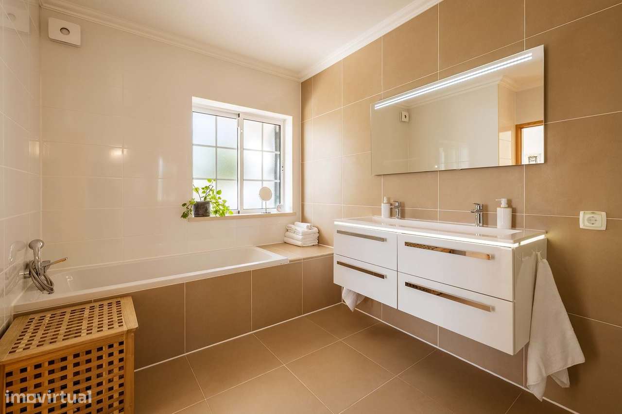 FANTÁSTICA MORADIA T3+1 COM PISCINA AQUECIDA E GARAGEM NO PORTO DE MÓS-25