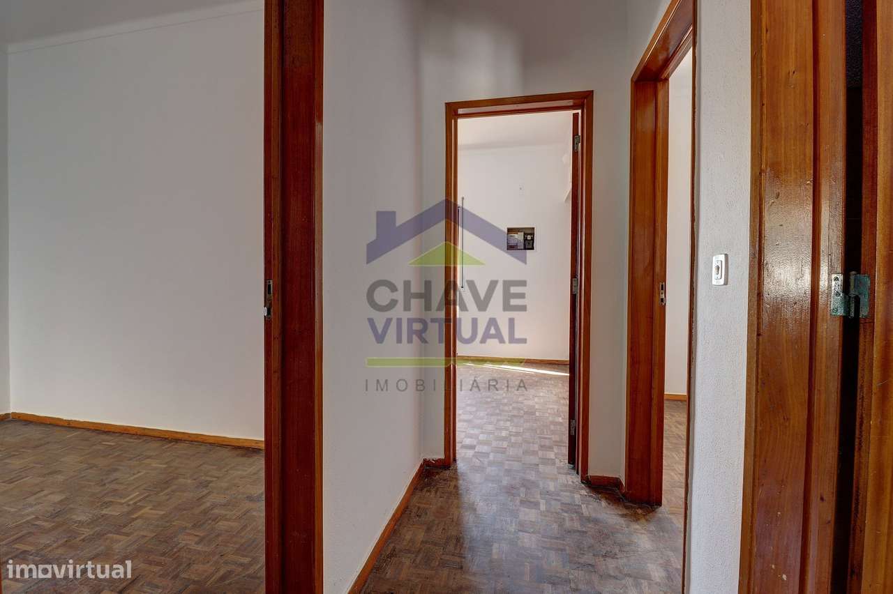 Moradia V3 com garagem e anexo  – Concelho Torres Vedras-10