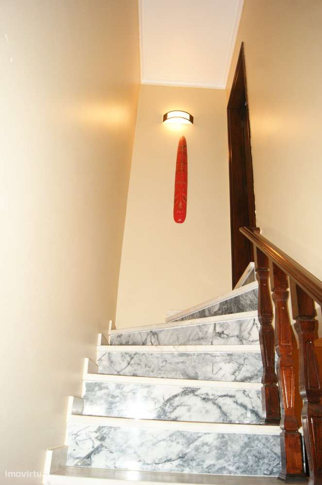 Moradia com 4 assoalhadas em ótimo estado.-10