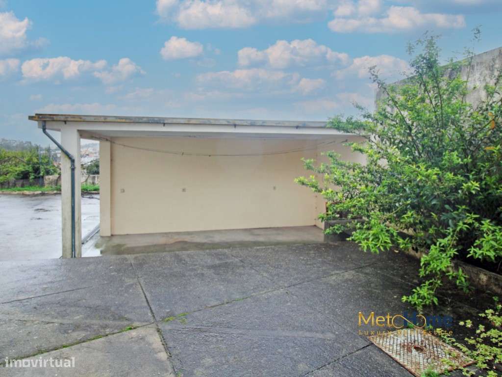 Moradia de 4 frentes em Perosinho-37