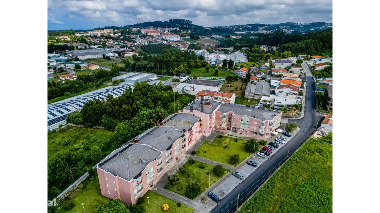 T2 c/ pátio em Sta Mª Lamas-26