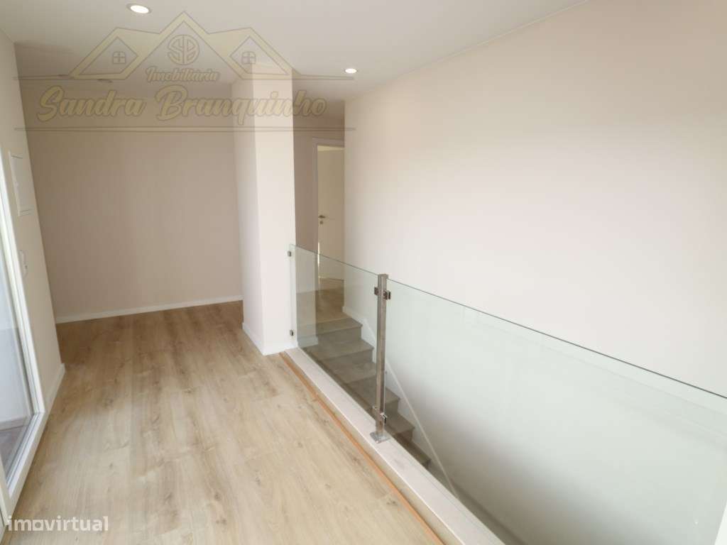Moradia T5(NOVA) com Piscina-39