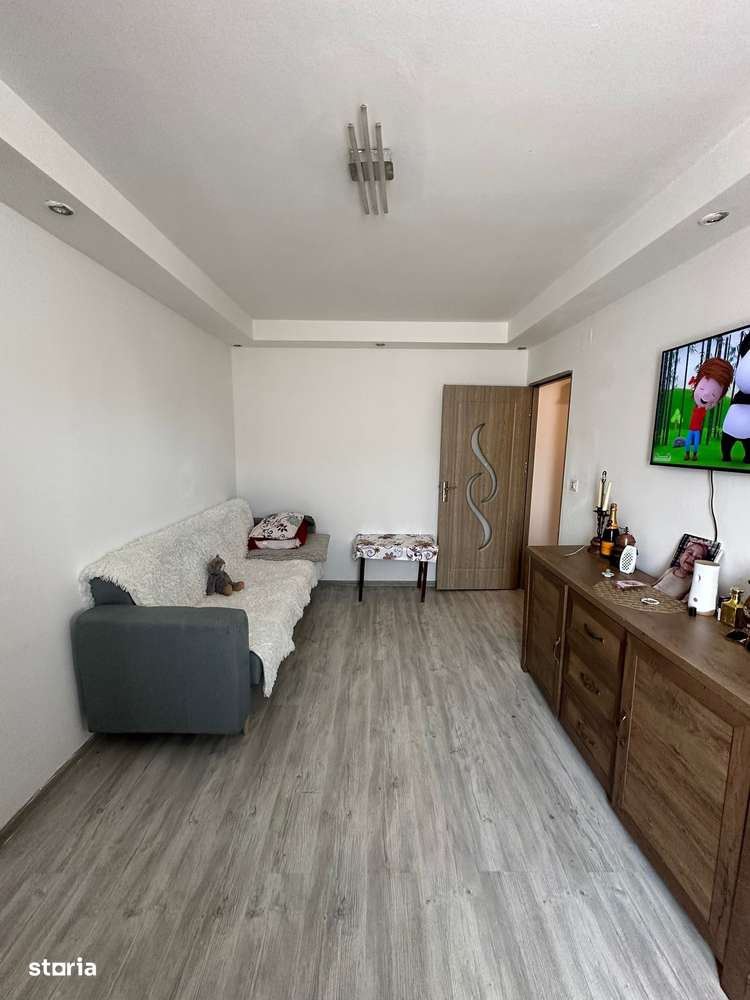 De vanzare 3 camere, etaj 3 , mobilat, 35000 e - Imagine principală: 5/11