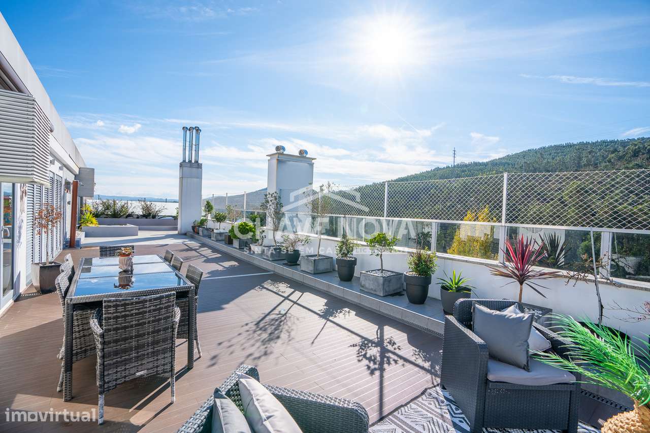 Apartamento T3, com terraço e box 4 carros situado em Campo- Valongo-34