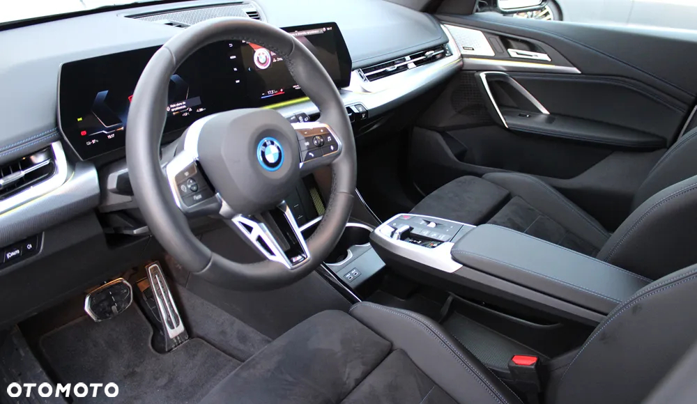 BMW iX1 - 11