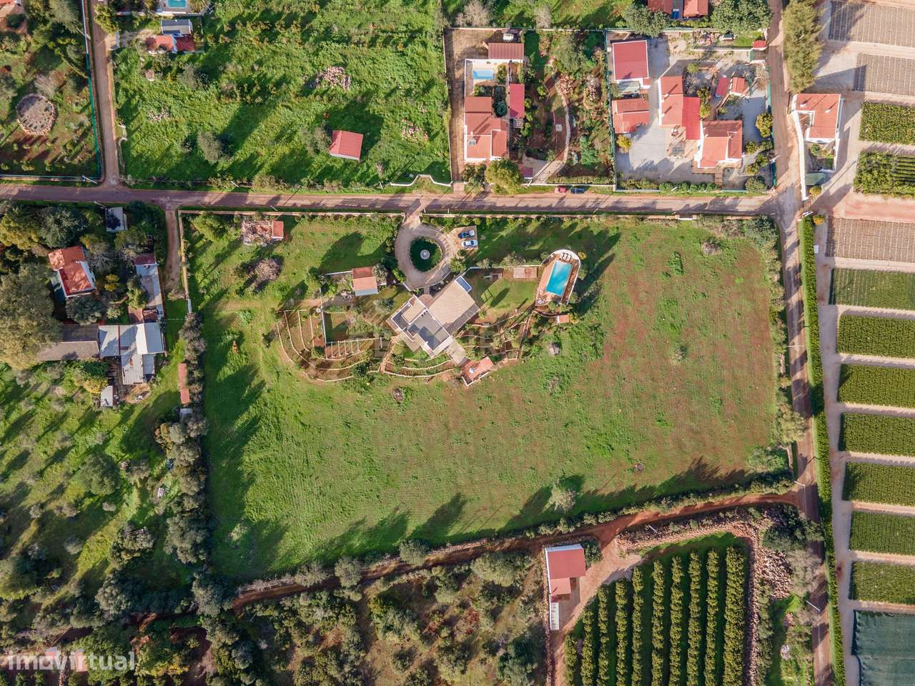 Moradia de Luxo na Urbanização do Foral inserida num lote com 17 640m2 - Grande imagem: 4/60