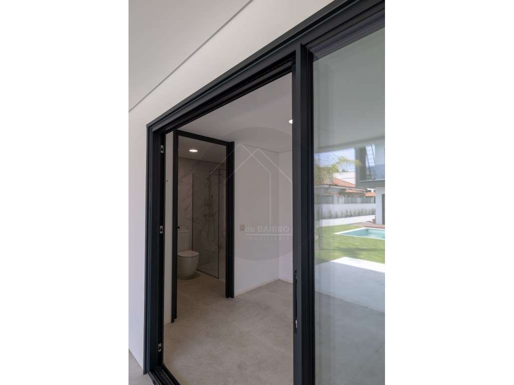 Moradia T4 com Piscina, design moderno, em Vila Nova de Gaia-45