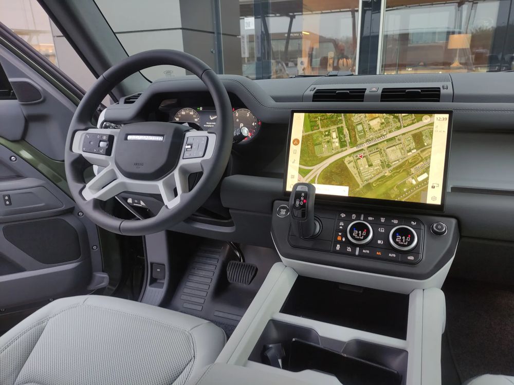 Land-Rover Defender 3.0 Diesel 200 KM — zdjęcie 3
