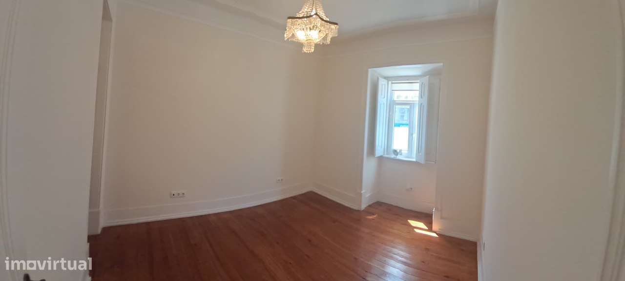 Elegante T3+ 1 com JARDIM privativo Próximo Metro Alameda-14